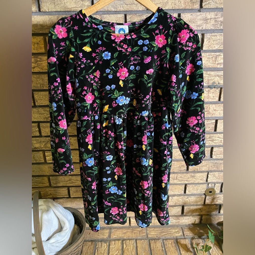 Vintage girls velvet dress‎